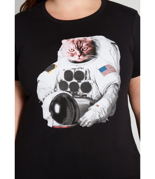 Cat-stronaut Graphic Tee