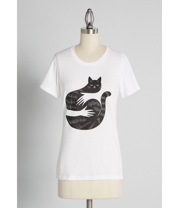 Soulful Cat Cuddles Graphic Tee