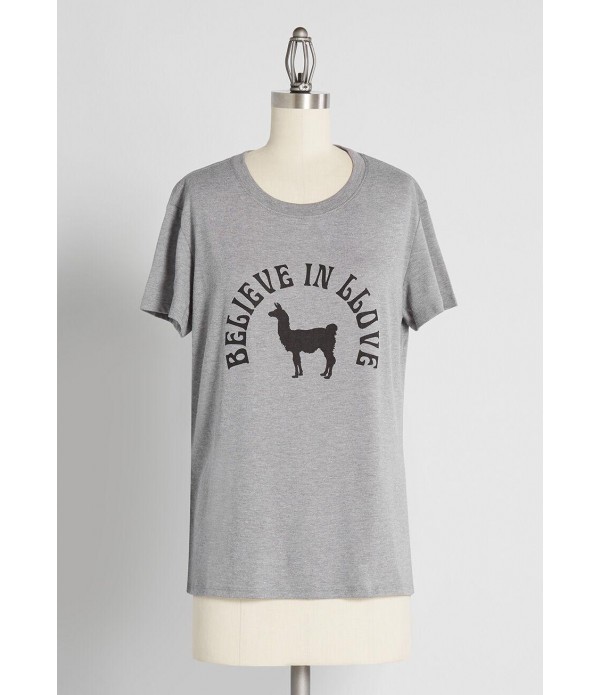 Llamas in Love Graphic Tee