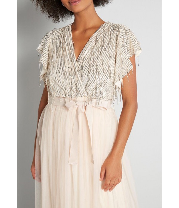 A Toast to the Most Maxi Dress
