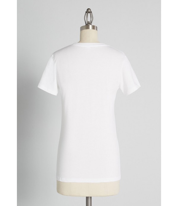 Soulful Cat Cuddles Graphic Tee