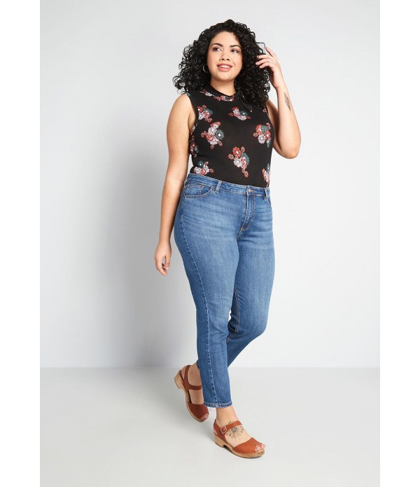 The Molly Straight Ankle Jeans