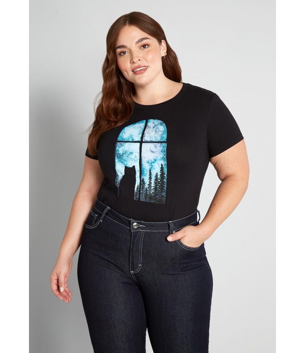 Catty Silhouette Graphic Tee