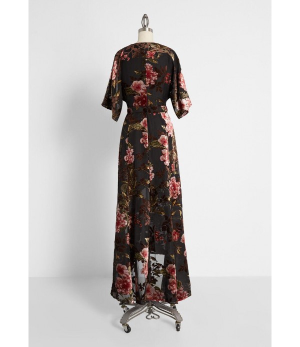 A Sumptuous Start Maxi Dress