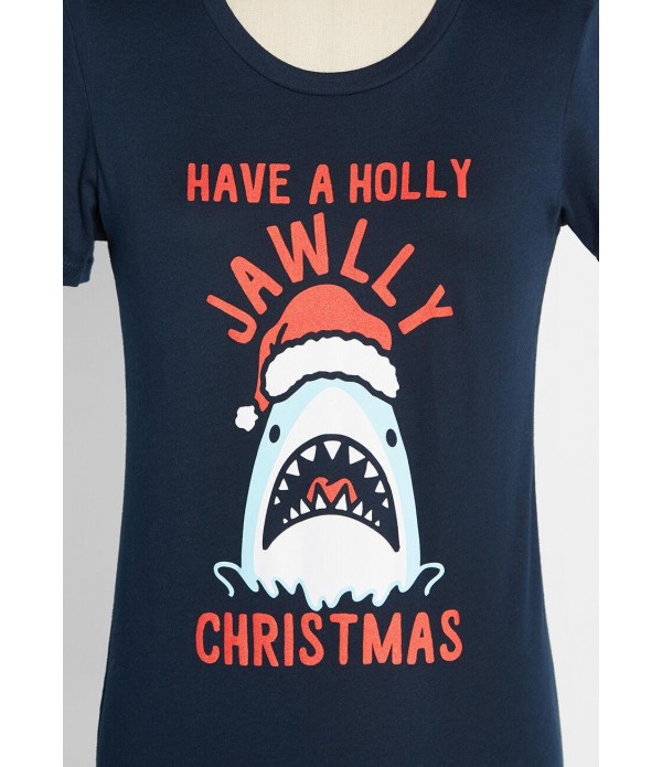 Holly Jaw-lly Graphic Tee