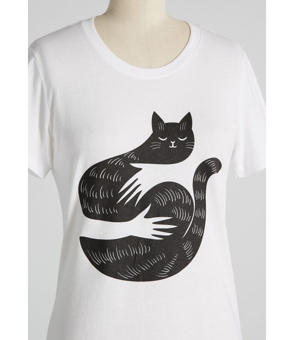Soulful Cat Cuddles Graphic Tee