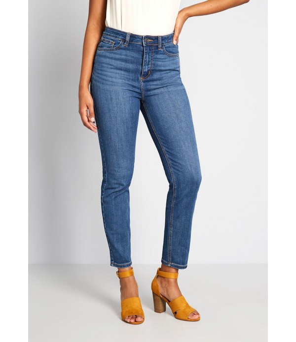 The Molly Straight Ankle Jeans